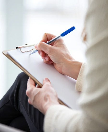 Поведенческие аддикции Девушка делает запись